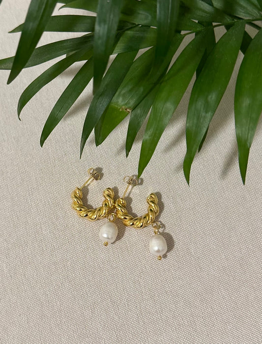 Kiki Pearl Hoops